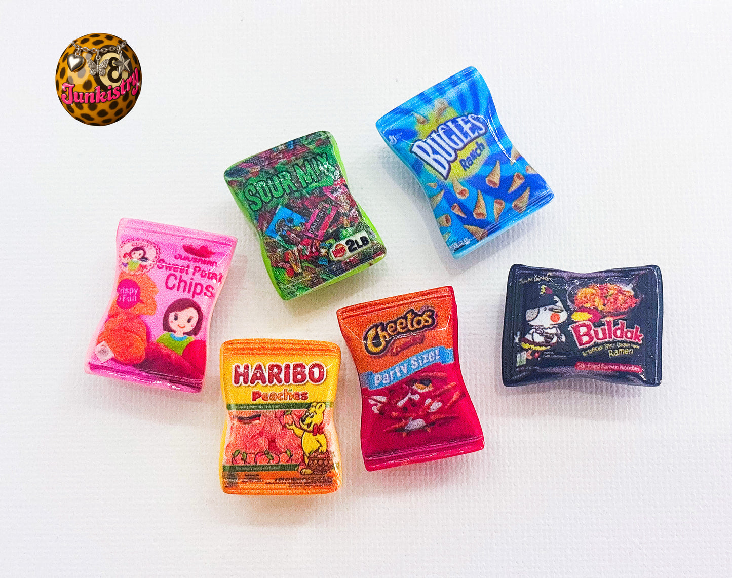 snackies croc charms 𝜗𝜚 ⊹ ‧₊˚