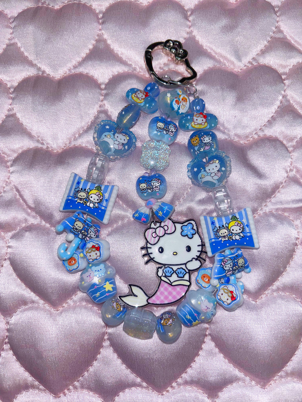 hk charm 🦋
