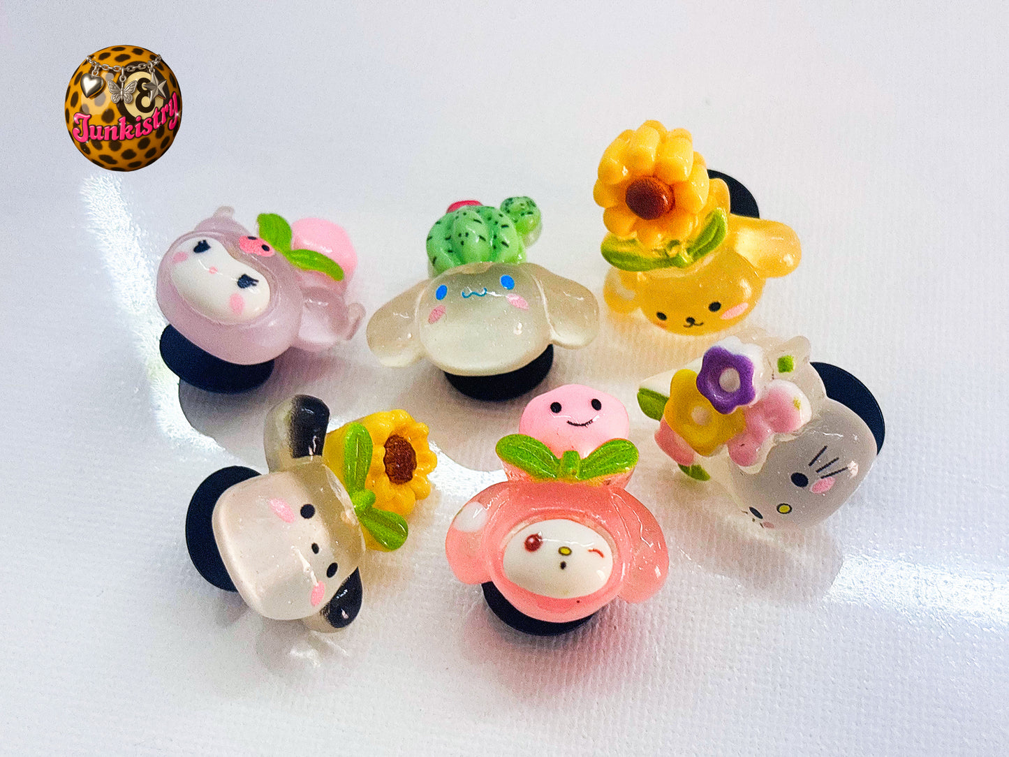 flower sanrio croc charms 𝜗𝜚 ⊹ ‧₊˚
