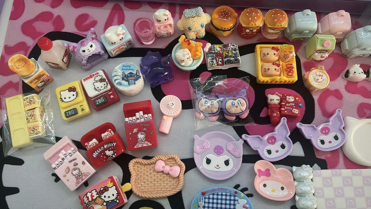 MYSTERY KAWAII CHARMS