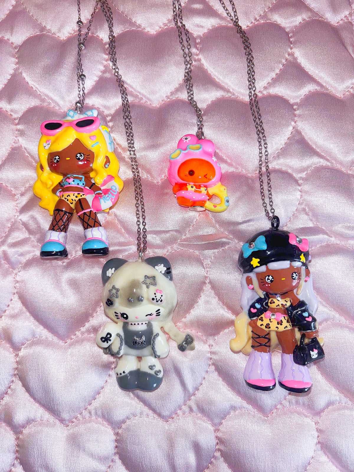 hello kitty girlie necklaces ✮